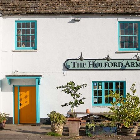 The Holford Arms Hotel Тетбъри Екстериор снимка