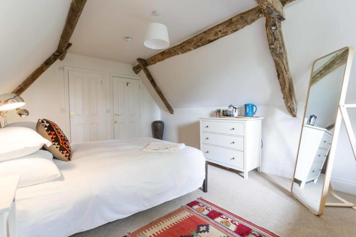 The Holford Arms Hotel Тетбъри Екстериор снимка